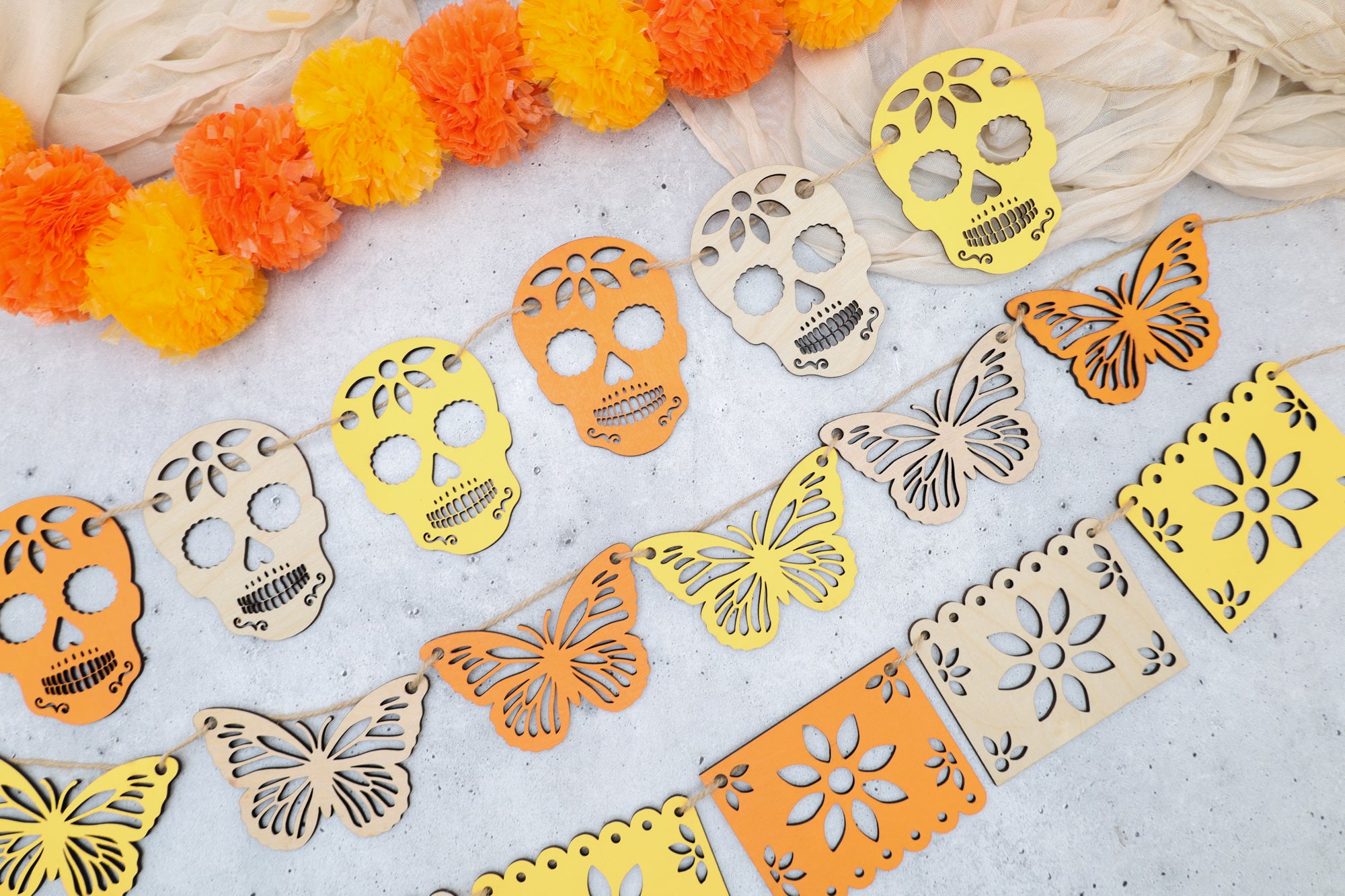 Día de los Muertos Ofrenda: Papel Picado Garland
