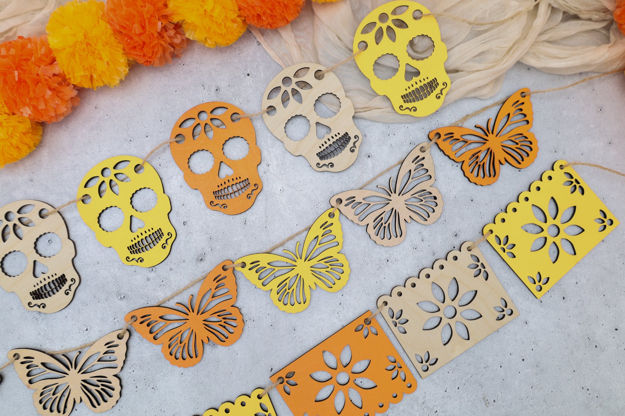 Día de los Muertos Ofrenda: Papel Picado Garland