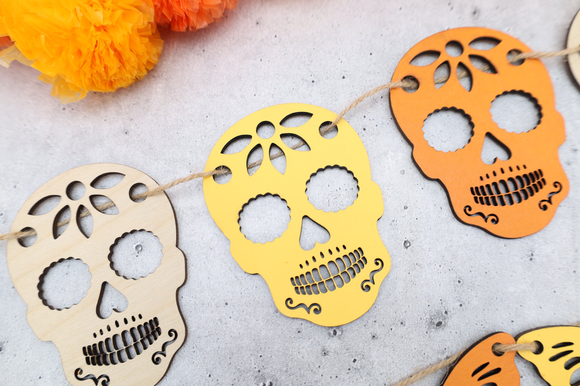Día de los Muertos Ofrenda: Papel Picado Garland