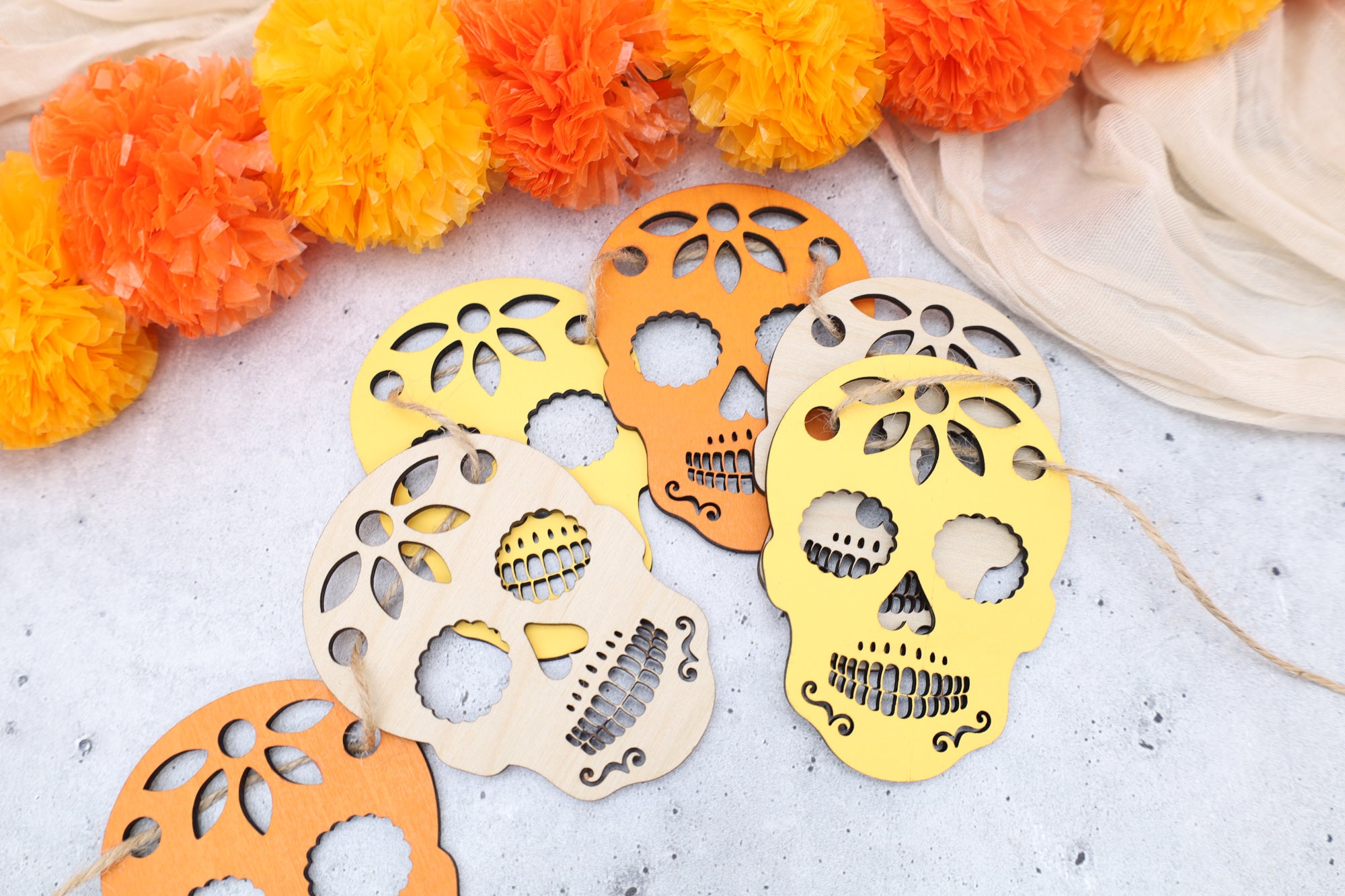 Día de los Muertos Ofrenda: Papel Picado Garland